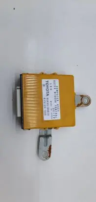 Toyota Land Cruiser (J100) Wing mirror control module 615135000 8943060020