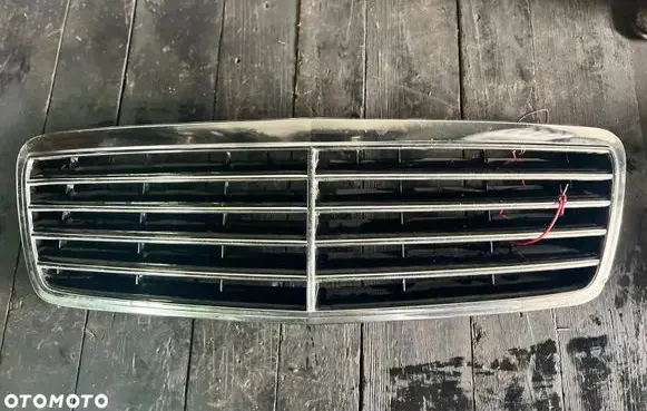 Mercedes-Benz CLK A208 C208 Front grill 2088800085