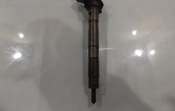 Audi A6 S6 C6 4F Fuel injector 059130277AJ