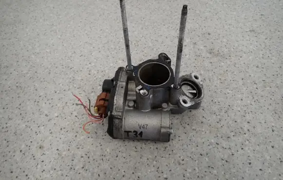 Nissan X-Trail T31 EGR thermostat a2c5307908