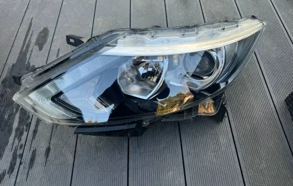 Nissan Qashqai Headlight/headlamp 10018013 100-18013