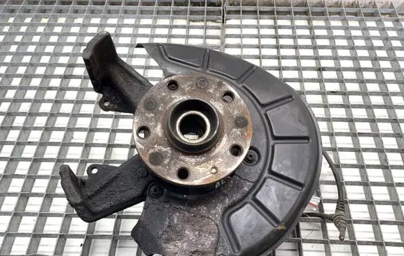 Volkswagen Golf VI Front wheel hub spindle knuckle