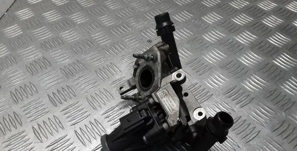 Jaguar F-Pace EGR valve G4D39D475AC