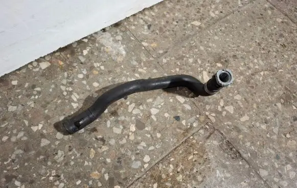Volvo V60 Engine coolant pipe/hose AG9118K497AB