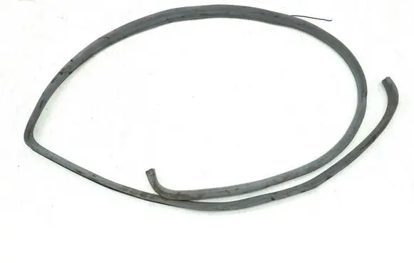 Mercedes-Benz E W124 Front door rubber seal 
