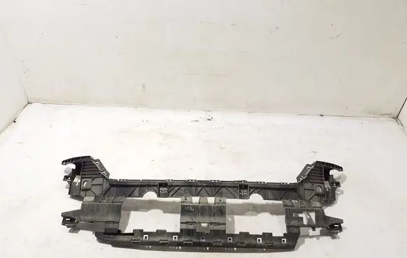 Rear bumper mounting bracket