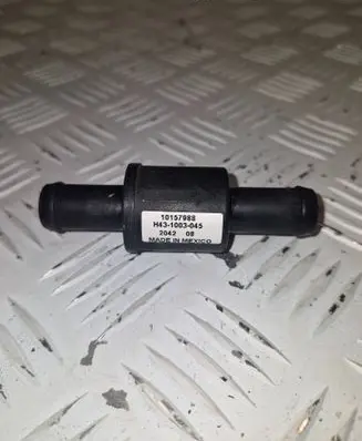 Chevrolet Corvette C8 Coolant level sensor 10157988 4300925