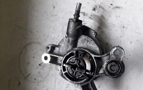 Peugeot 407 Vacuum pump