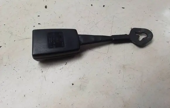 Audi A4 S4 B6 8E 8H Front seatbelt buckle 8E0857755C 15012001
