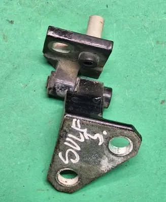 Volkswagen Golf V Front door upper hinge 
