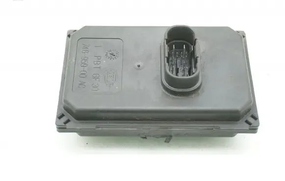 Skoda Superb B8 (3V) Voltage converter/converter module 8U0941329