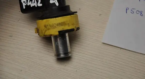 Peugeot 508 II Breather valve 9811682480