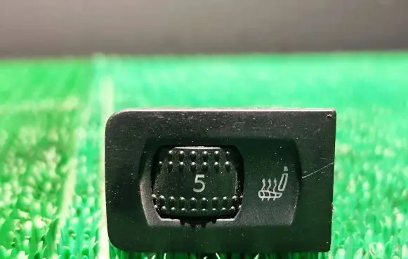 Volkswagen Golf V Seat heating switch 1J0963563B