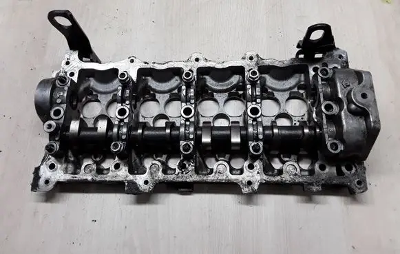 Opel Astra H Camshaft 