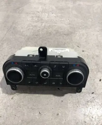 Nissan Qashqai+2 Climate control unit 27500BR47A