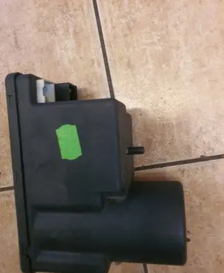 Audi A6 S6 C4 4A Central locking vacuum pump 4A0862257A