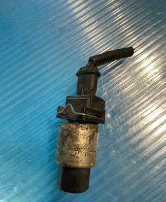 Volvo V50 Air conditioning (A/C) pressure sensor 30780427