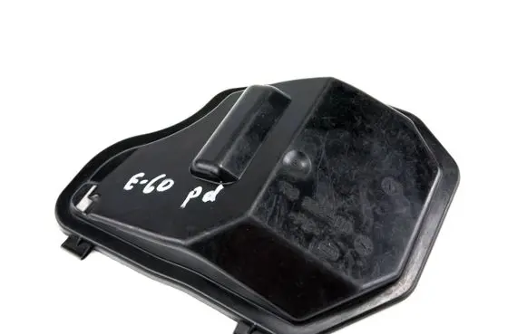 BMW 5 E60 E61 Headlight/headlamp dust cover 15933200