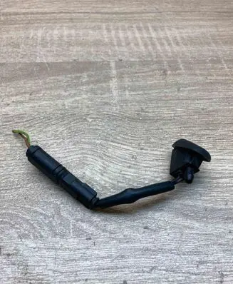 Ford Mondeo MK IV Windshield washer spray nozzle XS4117666A