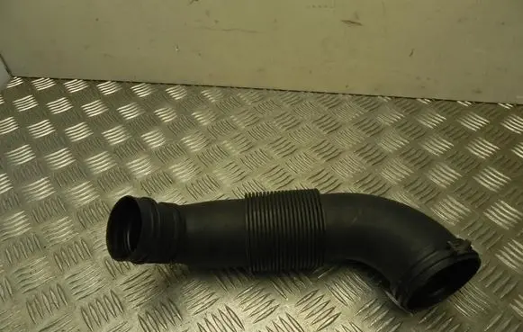 Air intake hose/pipe