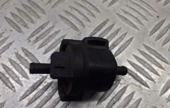 Audi A6 S6 C5 4B Turbo solenoid valve 058133459