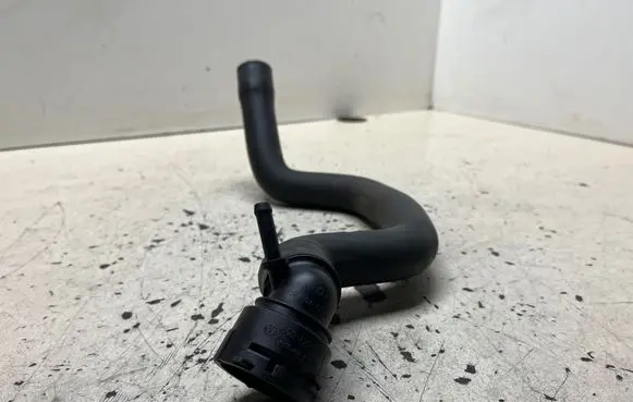 Audi A3 S3 8P Engine coolant pipe/hose 6Q0122291E