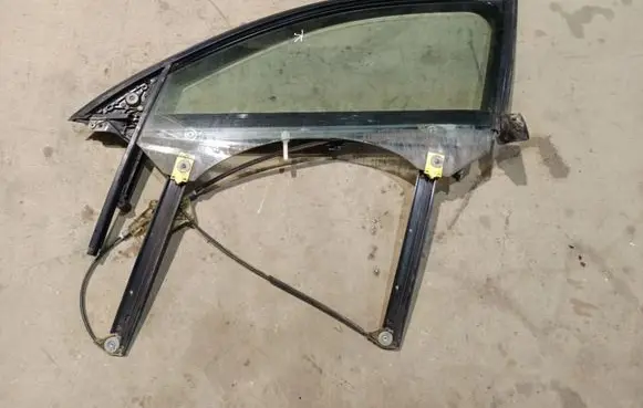 Audi A6 S6 C6 4F Front door window/glass frame 4F0837461A