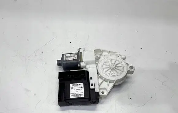 Volkswagen Tiguan Sliding door electric window regulator 