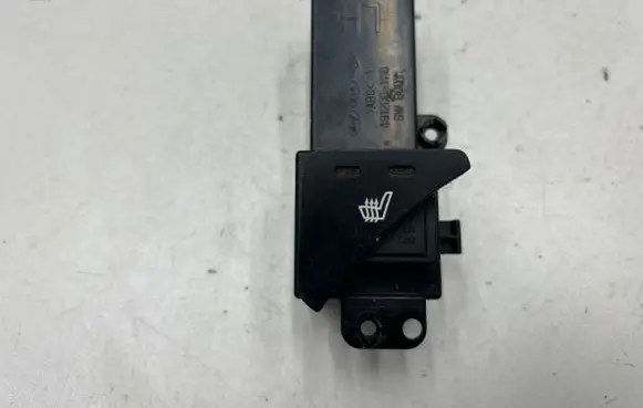 KIA Sportage Seat heating switch 933303W000WK S300W
