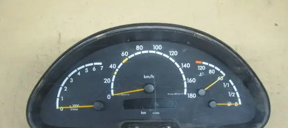 Mercedes-Benz Sprinter W901 W902 W903 W904 Speedometer (instrument cluster) A0004466921