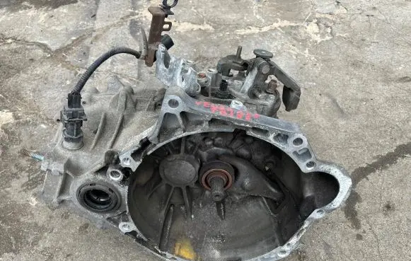 Hyundai ix20 Manual 5 speed gearbox TBJ5E