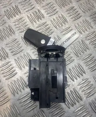 Volkswagen PASSAT B6 Ignition lock 3C0905843M 33303301