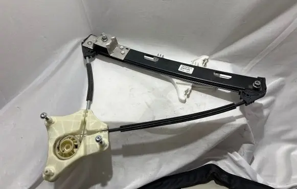 Volkswagen Taigo Rear window lifting mechanism without motor 2G6839461C VW27006S