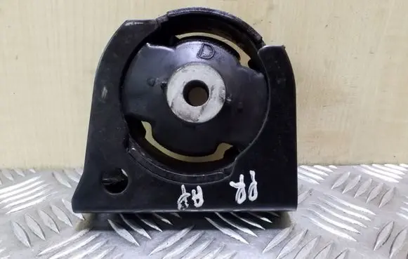Toyota Avensis T270 Engine mount bracket