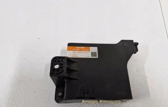 Toyota Matrix (E140) Air conditioner control unit module 88650-5660