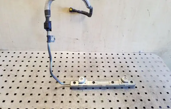 Lexus CT 200H Fuel main line pipe