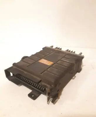 Volkswagen PASSAT B3 Engine control unit/module 893907404M 0261200234