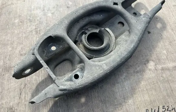 BMW 1 E81 E87 Rear upper control arm/wishbone 6764420
