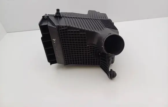 Renault Megane II Air filter box 8200176558