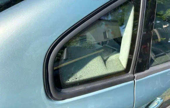 Volkswagen PASSAT B5 Rear side window 43R00048 DOT24M68AS2