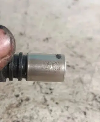 Volvo V70 Crankshaft position sensor 1275599 0296000650