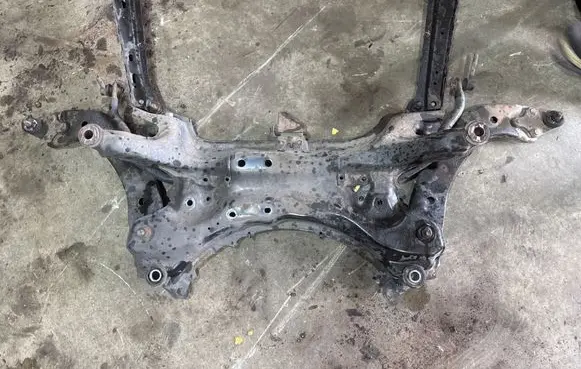 Toyota Avensis T270 Front subframe 5120105101