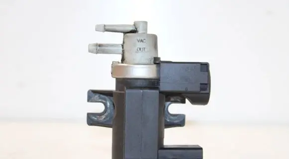 Audi A4 S4 B7 8E 8H Turbo solenoid valve 8E0906627C