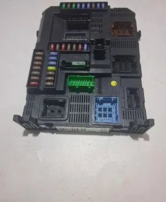 Peugeot 208 I Comfort/convenience module 9678355980