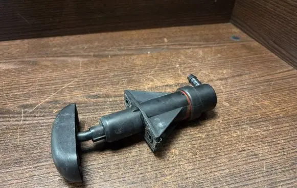 Renault Master II Headlight washer spray nozzle 7700413531