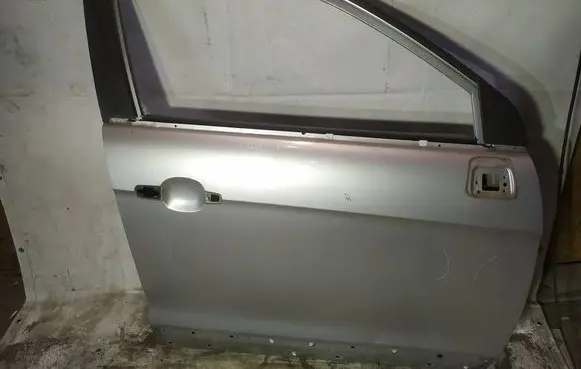 Chevrolet Captiva Front door pilkos