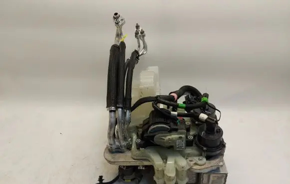 Tesla Model Y Water pump 1506859-00-D-JLK01