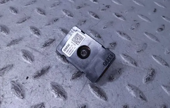 BMW X1 U11 Aerial antenna amplifier 9856130 65209856130