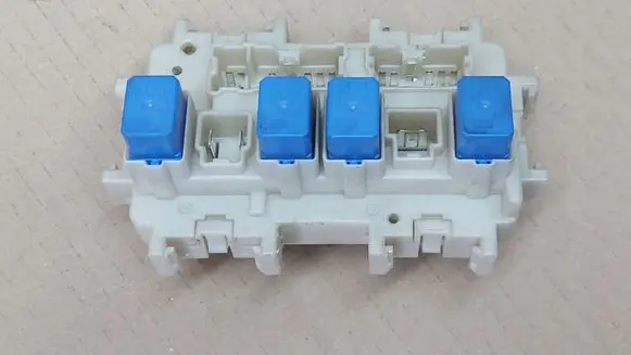 Renault Koleos I Relay mounting block JY00A8C05parts