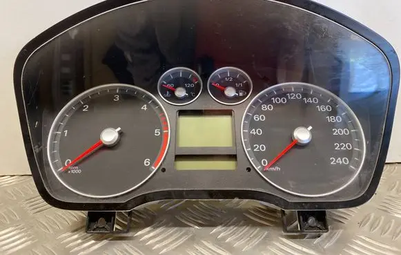 Ford Focus C-MAX Speedometer (instrument cluster) 4M5T10849LN